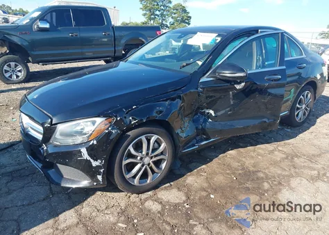 2016 Mercedes-Benz C 300 4Matic/Luxury 4Matic/Sport 4Matic из США, поврежденный, VIN 55SWF4KB1GU115585